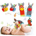 Set aus Plüschsocken und Armbändern für Babys mit Tierfiguren