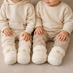 Weiche Baby-Plüschsockenschuhe mit Sohle