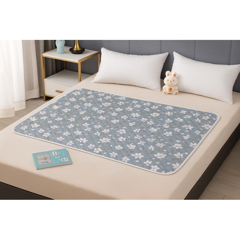 Baby Changing Mat - Reusable and Machine Washable