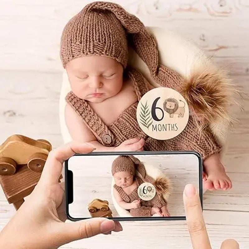 Baby Monthly Milestone Cards - Circular Wooden Discs