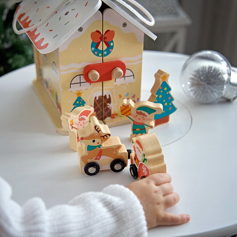Wooden Christmas-Themed Foldable Dollhouse with Figurines