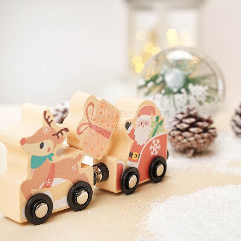 Wooden Christmas-Themed Foldable Dollhouse with Figurines
